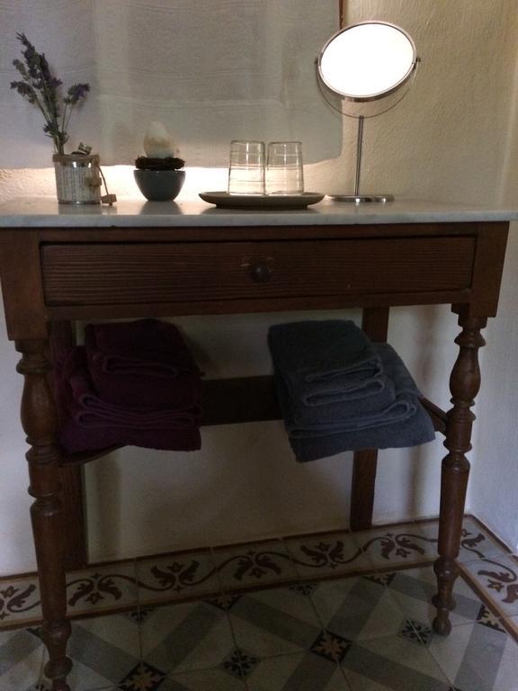 Mézoargues Mas Moineau Bed & Breakfast 部屋 写真