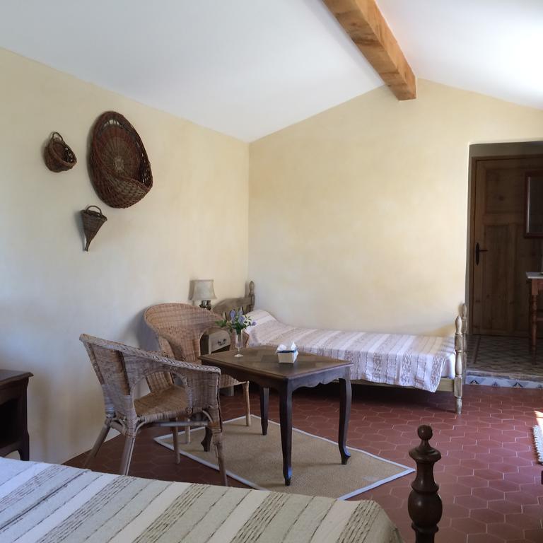 Mézoargues Mas Moineau Bed & Breakfast 部屋 写真